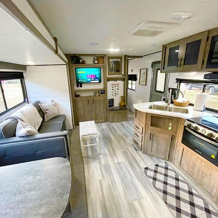 Rv Located On Private Property, Providing Access To The Guadalupe River, Accommodates Up To 5 Guests New Braunfels Exterior foto
