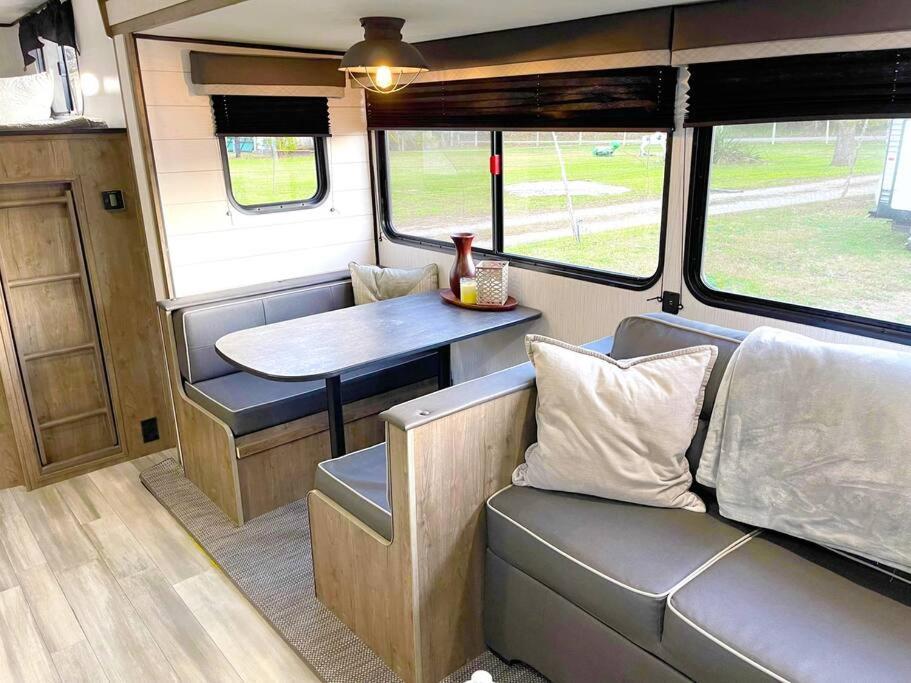Rv Located On Private Property, Providing Access To The Guadalupe River, Accommodates Up To 5 Guests New Braunfels Exterior foto