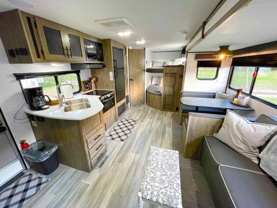 Rv Located On Private Property, Providing Access To The Guadalupe River, Accommodates Up To 5 Guests New Braunfels Exterior foto